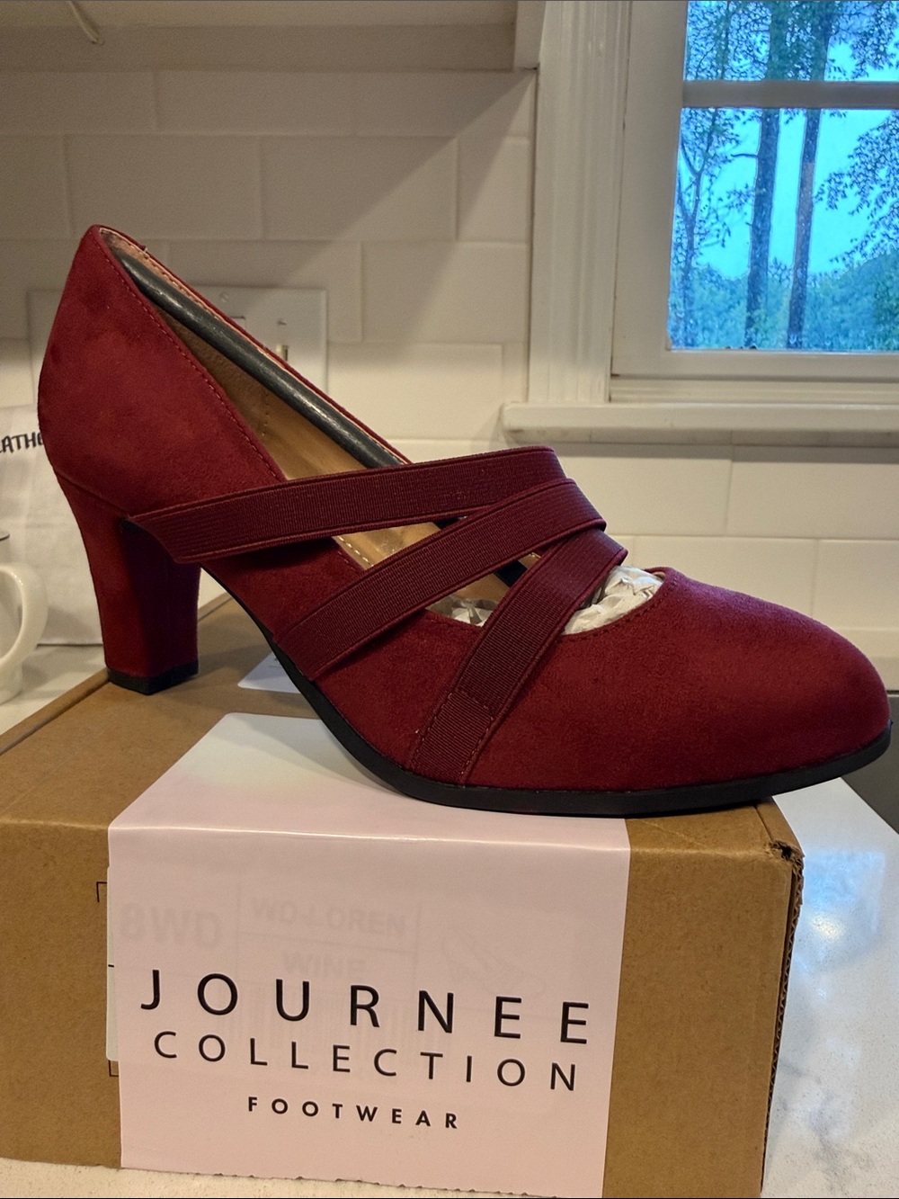 Women’s Journee “Loren” Suede Heel, Sz. 8 Wide